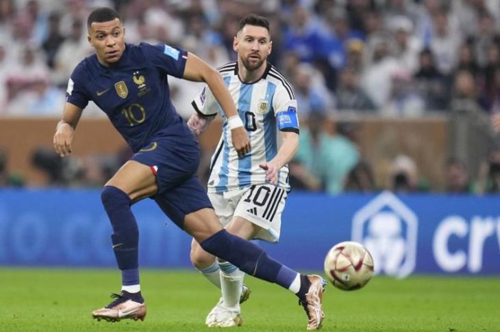 ميسي ومبابي